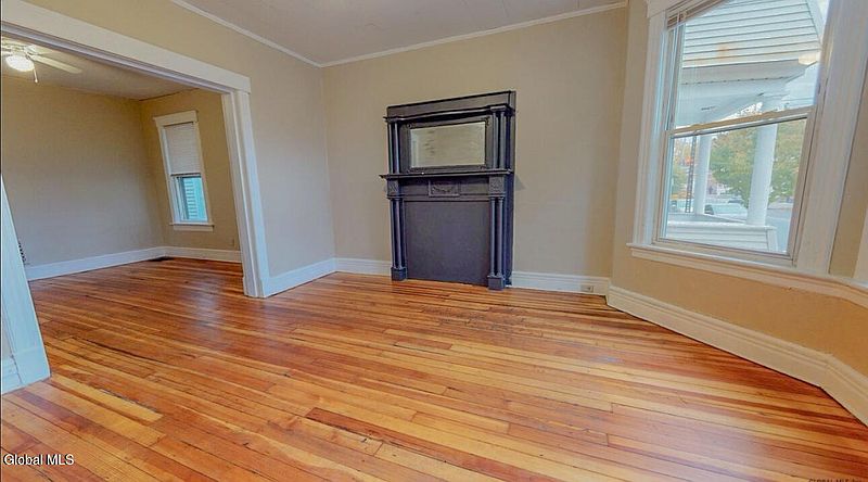4th image of 211 Quail Street