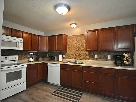 2nd image of 6415 Emerald Springs Dr