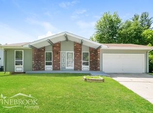 12820 Verwood Dr, Florissant, MO 63033