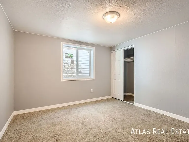331 N Columbine St #D — Photo 9