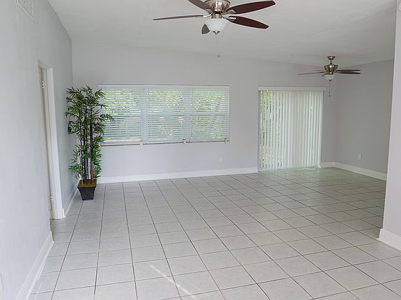 4th image of 101 S Alder Dr