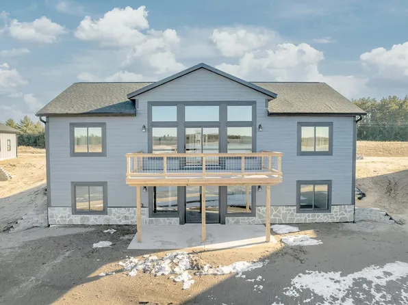 W5876 Sand By Me Dr, New Lisbon, WI 53950