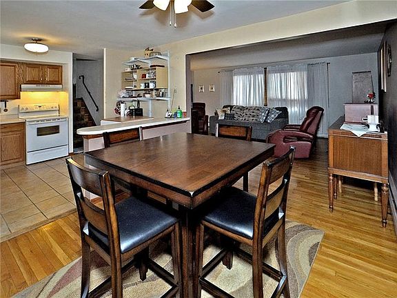 5th image of 1319 Foxwood Dr