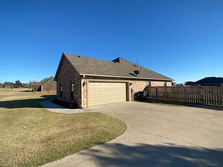 77 NE Simmons Cir — Photo 9