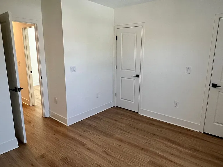 2610 E Clark St #1 — Photo 16