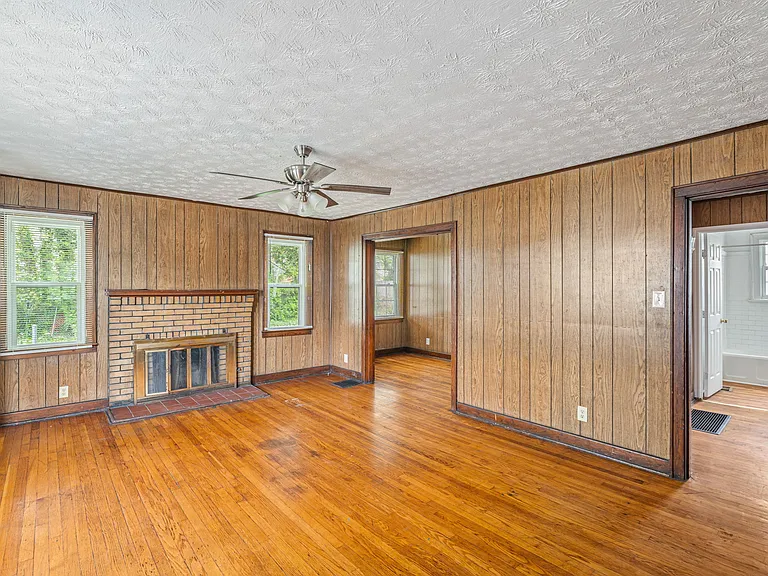 1609 Dunbar St — Photo 5