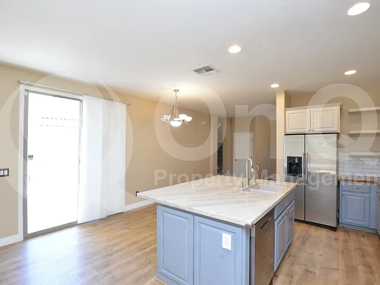 4249 E Santa Fe Ln — Photo 6