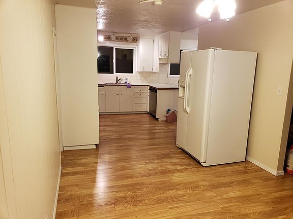 4th image of 4817 182nd Pl SW