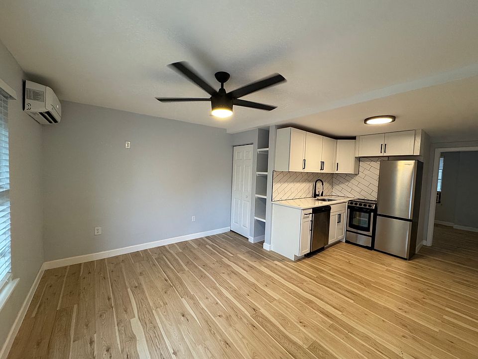 1st image of 121 18th Ave N APT 3