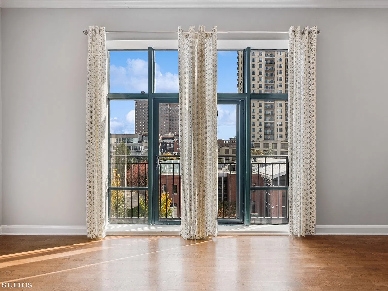 2 bed, 1404 sqft, $3,250 — Photo 4