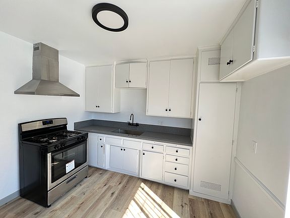 5th image of 834 Austin Ave #4-4-AUSTIN