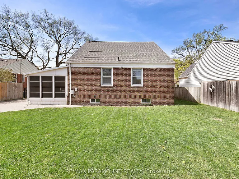 3104 Longfellow Ave — Photo 32