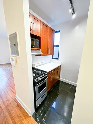 Rented by Urban Real Estate Inc | media 5