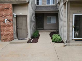 4526 N Thornhill Dr, Peoria, IL 61615
