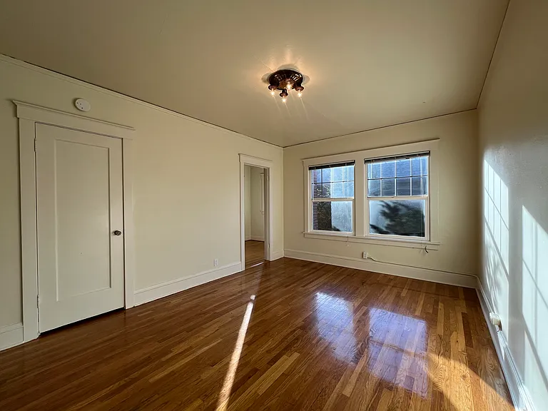 2949 SE Yamhill St #16 — Photo 3