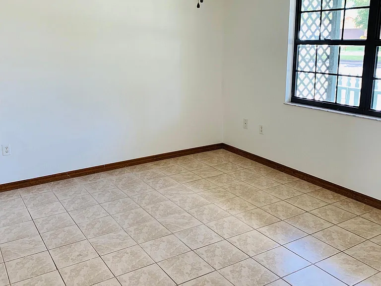 270 Emerson Dr NW — Photo 15