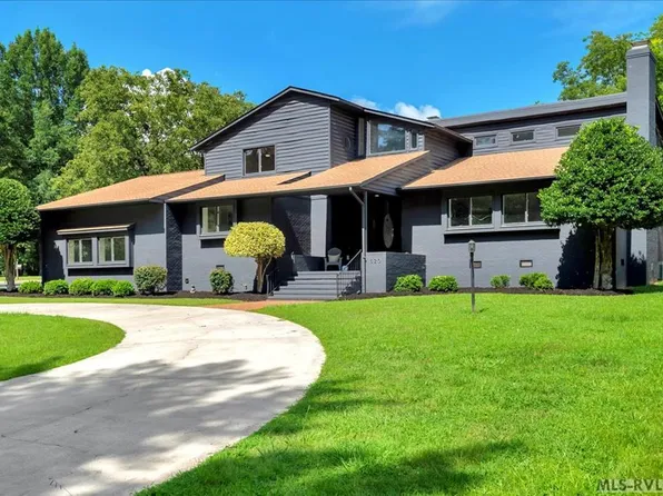 820 Watkins St, South Hill, VA 23970