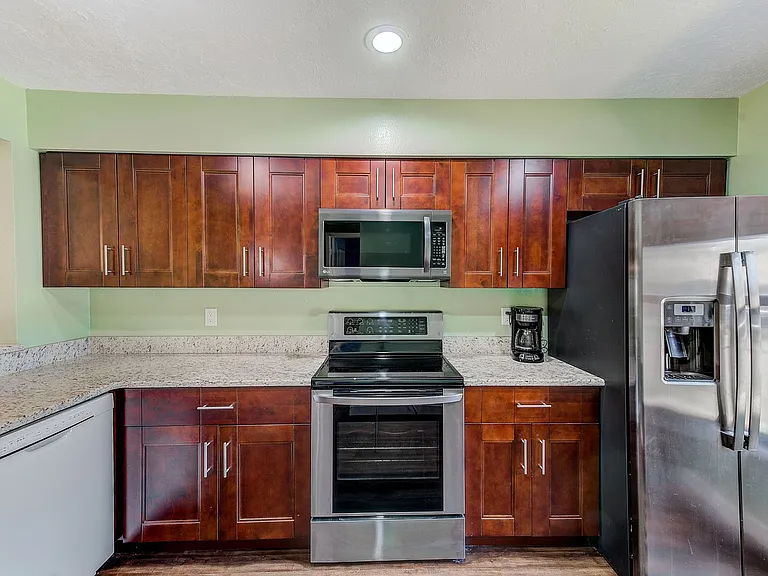6040 27th St W — Photo 12