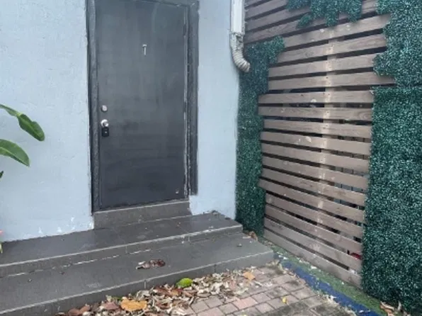 22 Southeast 10th Terrace, 22 SE 10th Ter #7, Dania, FL 33004