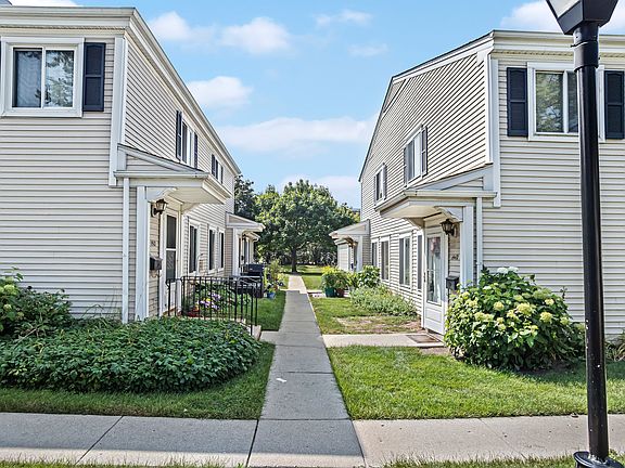 2nd image of 1442 Cove Dr #238-C