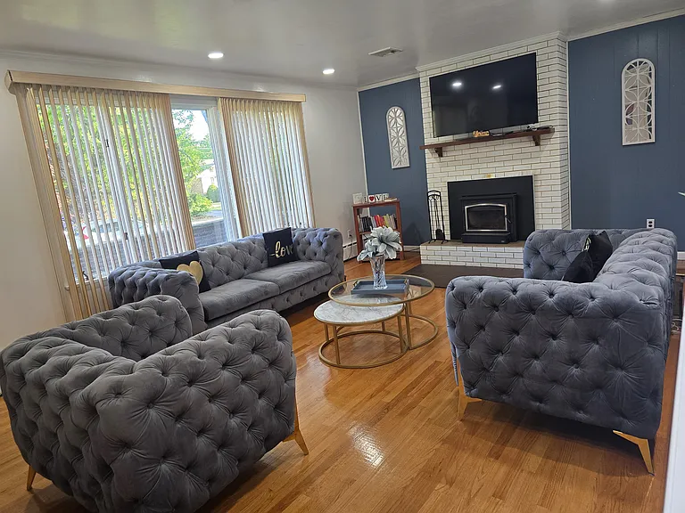 Park Cir — Photo 2