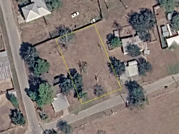 401 E Cleveland St, Cuero, TX 77954
