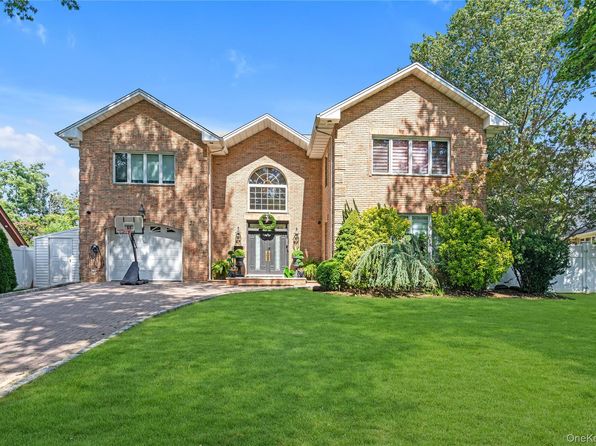 27 Circle Dr