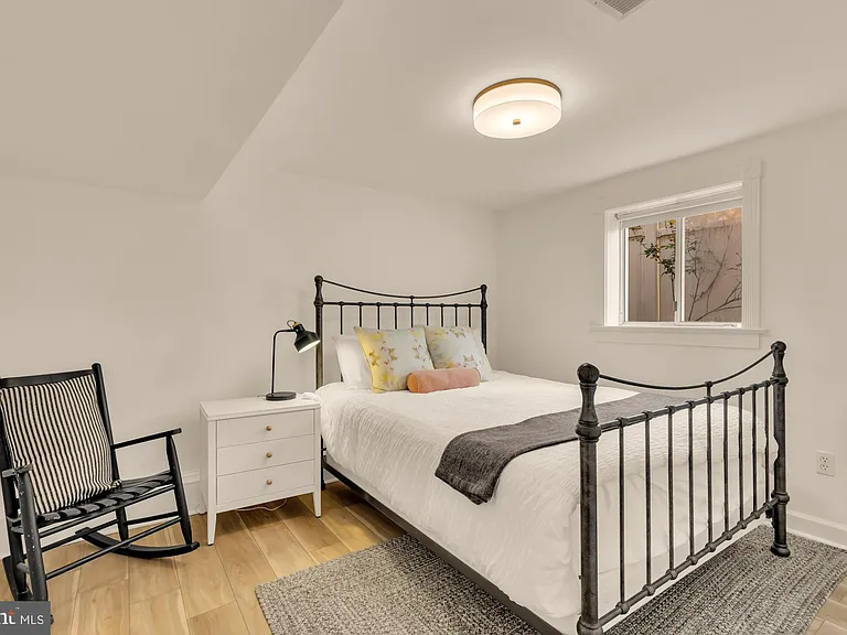 821 Elder St NW — Photo 23