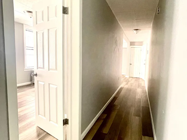 315 56th St #C2 — Photo 8