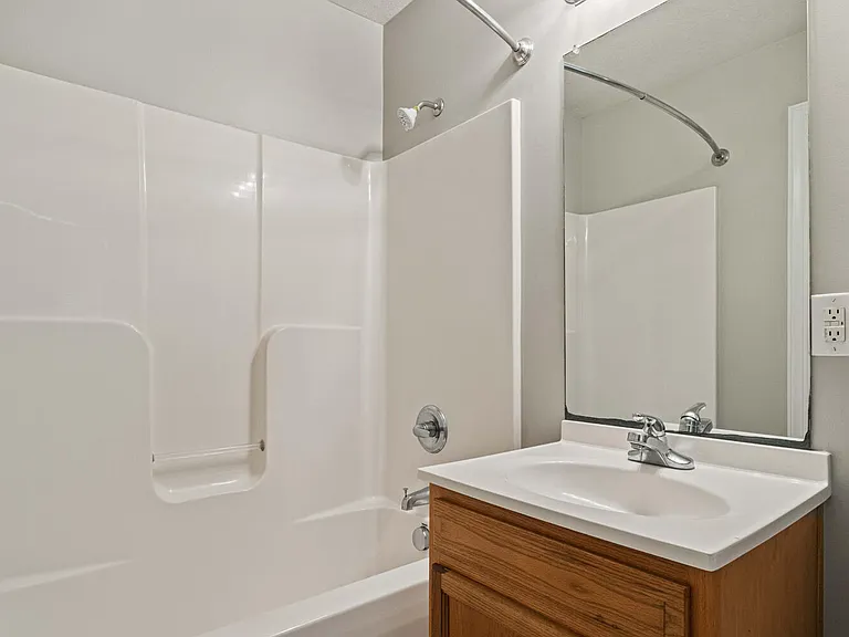 206 Streamwood Dr — Photo 9