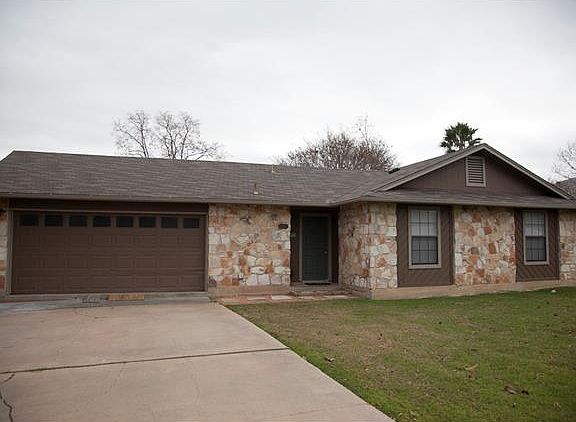 2nd image of 1105 Greenlawn Blvd