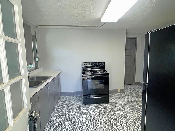 5th image of 107 Parson St #B