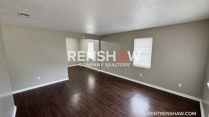 3 bed, 1.0 bath, $1,195 — Photo 2