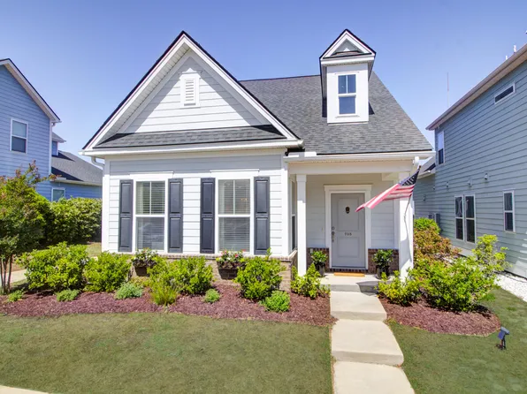 705 Rathall Creek Dr, Charleston, SC 29492