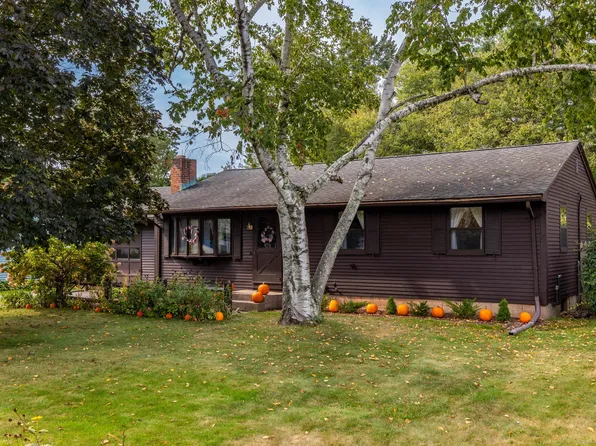 11 Bel Aire Circle, Windsor Locks, CT 06096