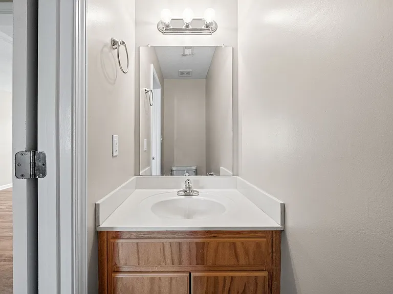 Peabody Dr - 375 — Photo 13