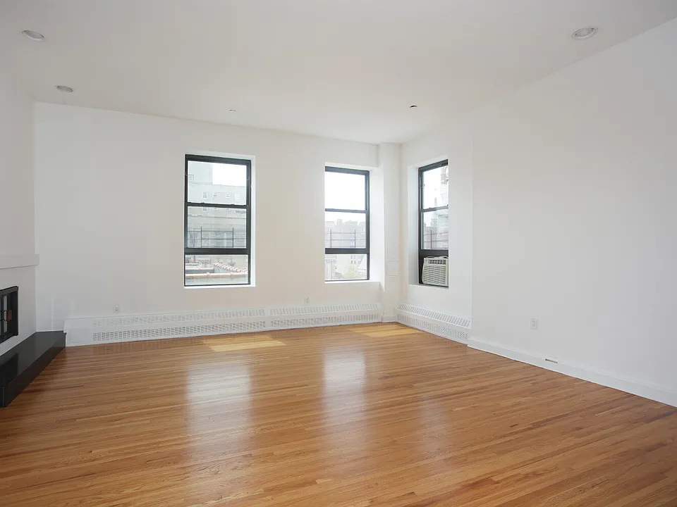450 6th Ave #3
