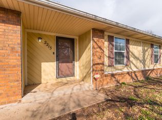 2213 S Nettleton Ave, Springfield, MO 65807