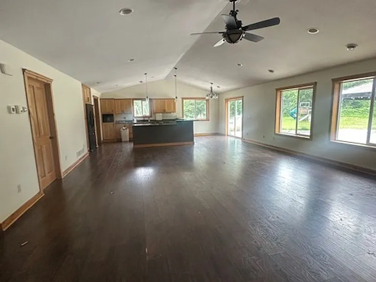 687 W Hazel Ave — Photo 11