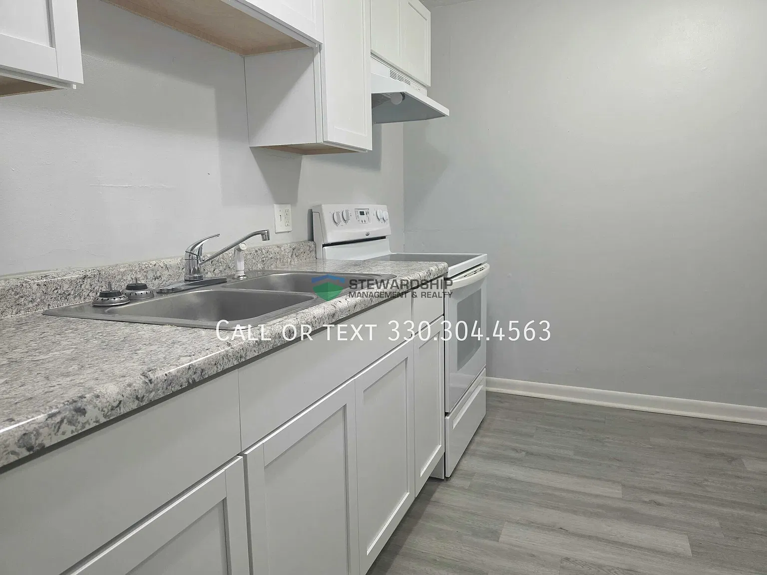 1111 N Elm St — Photo 3