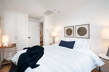 Sold by The InHouse Group