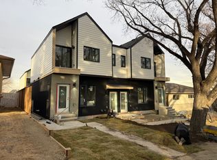 116 43rd Ave NE, Calgary, AB T2E 2N6