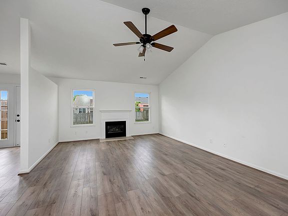 5th image of 969 Hathaway Dr