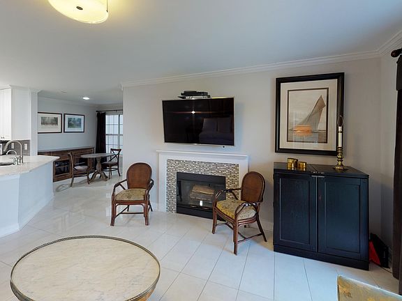 2nd image of 800 Ironwood Dr Unit 824