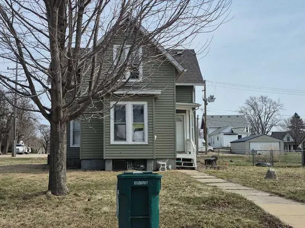 101 West St, Monroe Center, IL 61052