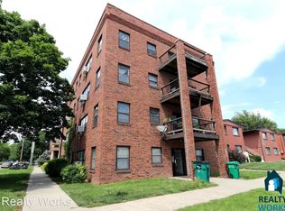 1202 F St #B3, Lincoln, NE 68508
