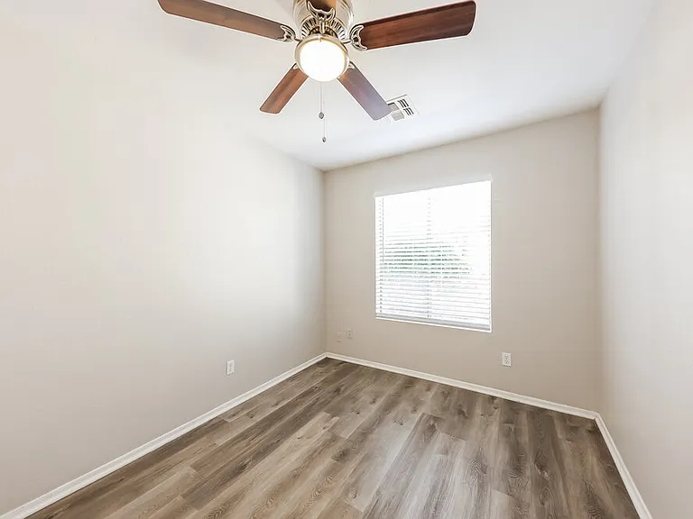 11335 W Crestbrook Dr — Photo 12