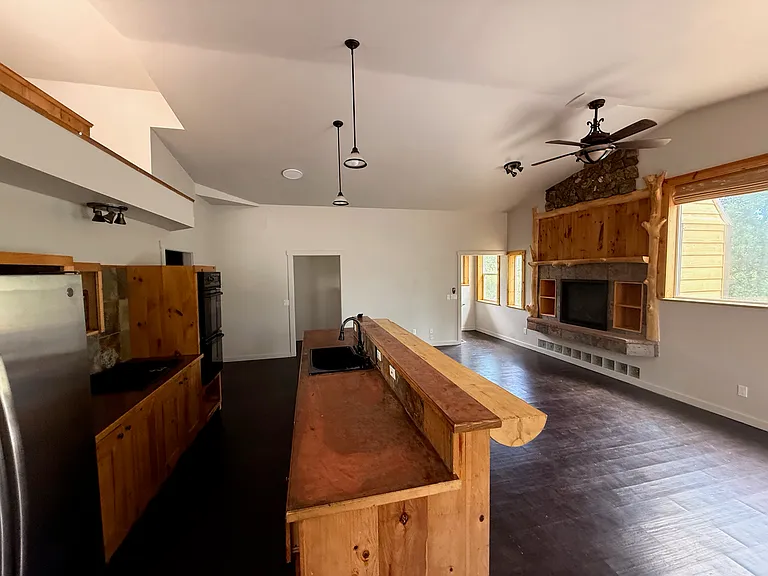 423 Mountain Meadows Dr #A — Photo 2