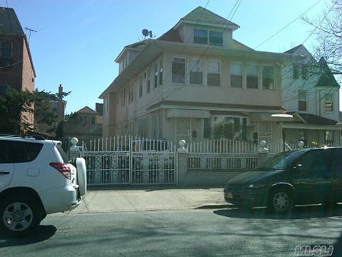 1st image of 9437 Lefferts Blvd