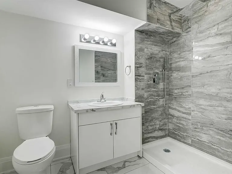 205 Hunter St E #B — Photo 8